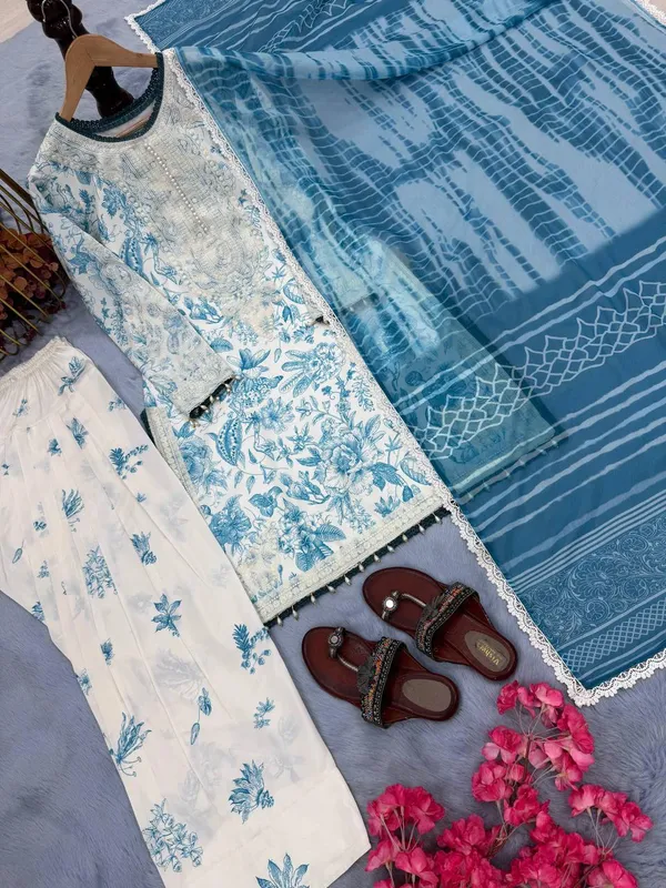 Off_White_Natural_Crepe_Kurta_Set_For_Women