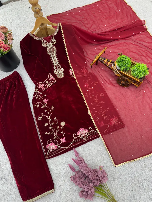 Womens_Heavy_Embroidered_Velvet_Suit_Set_with_Dupatta_(Wine)