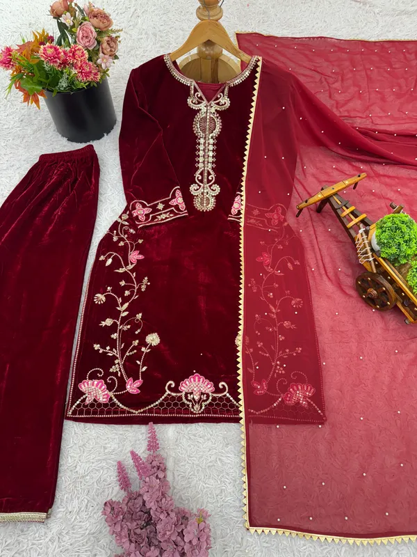 Womens_Heavy_Embroidered_Velvet_Suit_Set_with_Dupatta_(Wine)