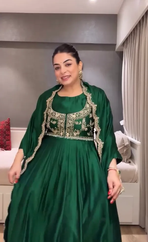Green_Embroidered_Anarkali_Kurta_With_Dupatta_Set_For_Women