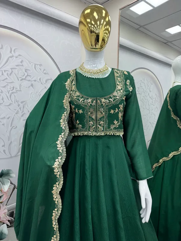 Green_Embroidered_Anarkali_Kurta_With_Dupatta_Set_For_Women