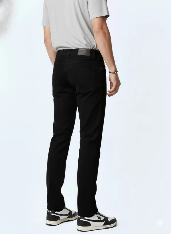 Black_Relaxed_Fit_Jeans_For_Men