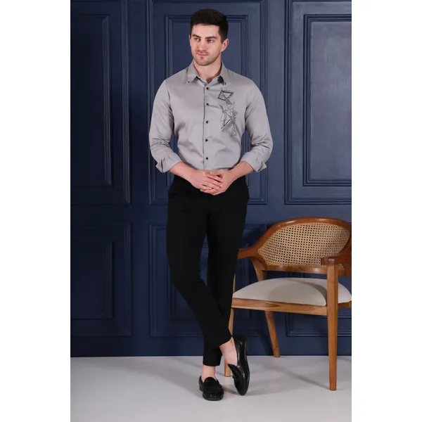 Pier_Seven_Men_Grey_Solid_Slim_Fit_Casual_Shirt_with_Geometric_Chest_Print