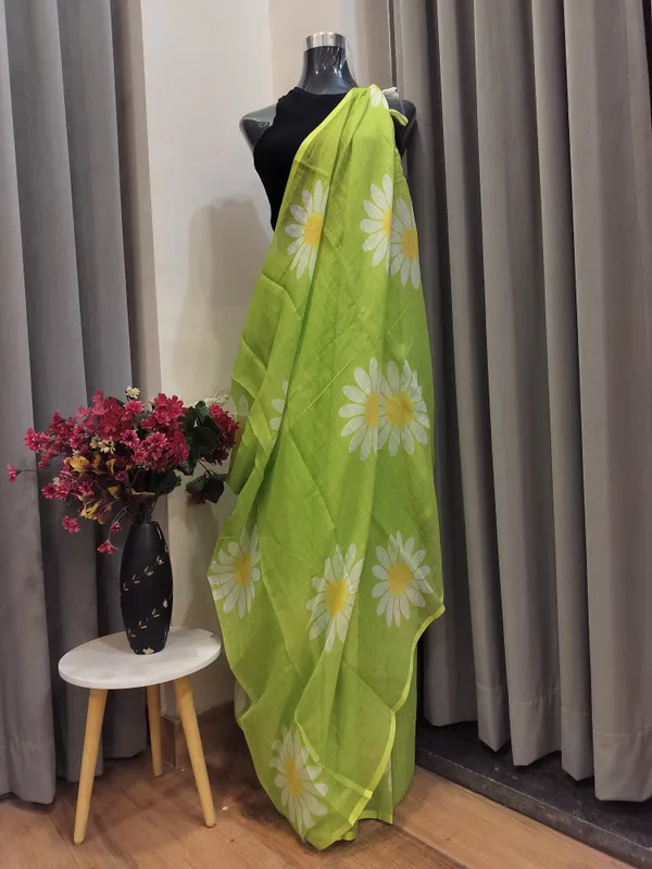 Lime_Green_Sunflower_Print_Mul_Cotton_Saree_For_Women