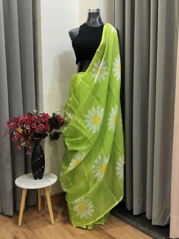 Lime_Green_Sunflower_Print_Mul_Cotton_Saree_For_Women