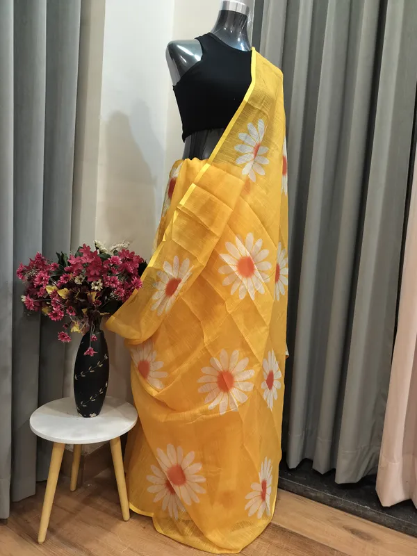 Yellow_Sunflower_Print_Mul_Cotton_Saree_For_Women