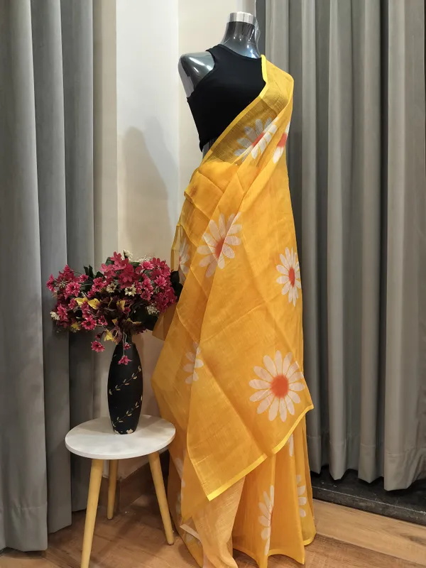 Yellow_Sunflower_Print_Mul_Cotton_Saree_For_Women