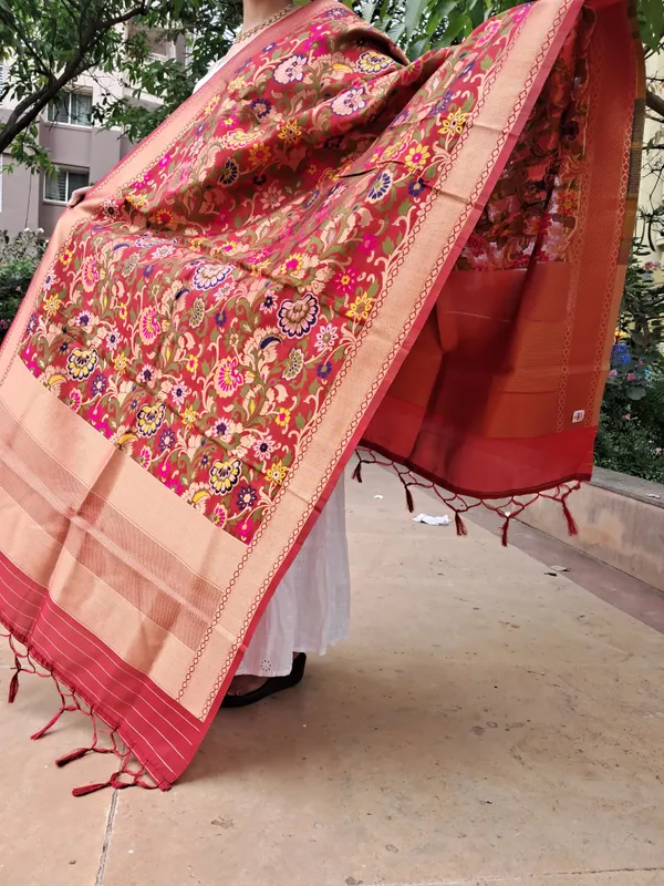 Red_Banarasi_Premium_&_Elegant_Dupatta_For_Women