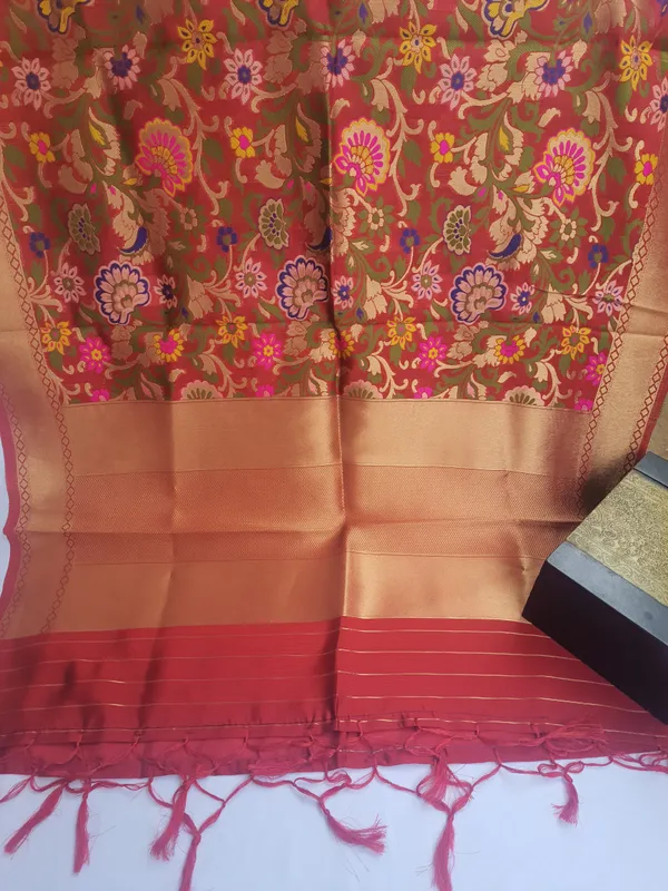 Red_Banarasi_Premium_&_Elegant_Dupatta_For_Women