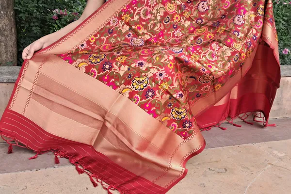 Red_Banarasi_Premium_&_Elegant_Dupatta_For_Women