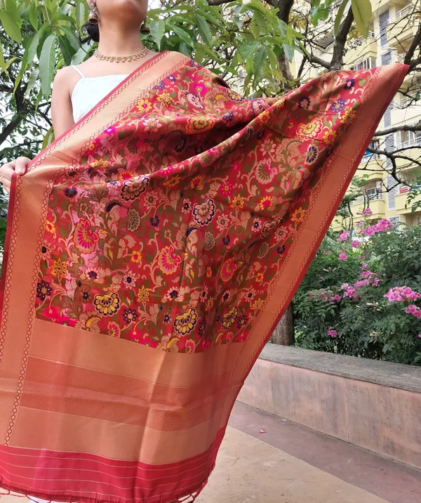 Red_Banarasi_Premium_&_Elegant_Dupatta_For_Women