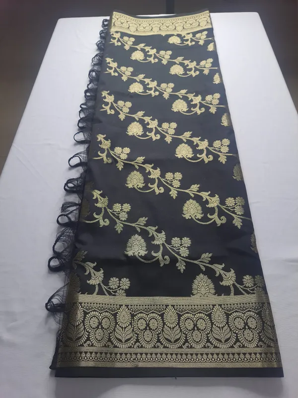 Black_Banarsi_Premium_&_Elegant_Dupatta_For_Women