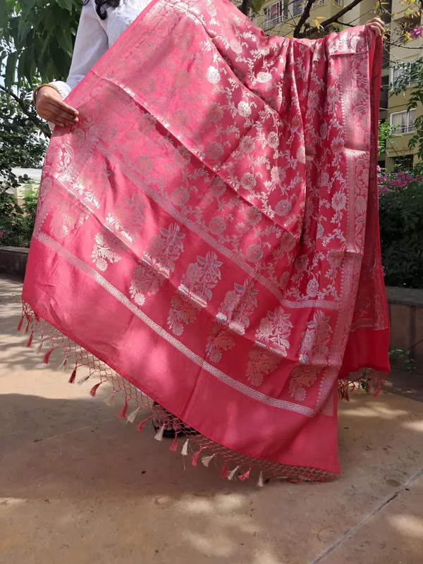 Pink_Katan_Silk_Banarasi_Premium_&_Elegant_Dupatta_For_Women