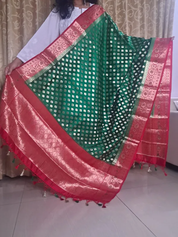 Green_Banarsi_Silk_Premium_&_Elegant_Dupatta_For_Women
