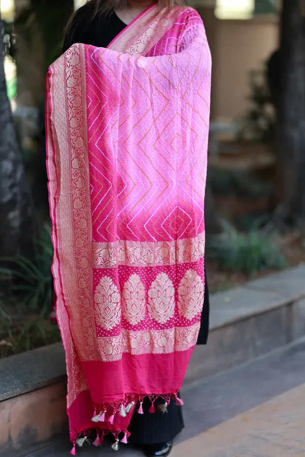 Pink_Crepe_Rice_Bandhani_Handloom_Banarasi_Dupatta
