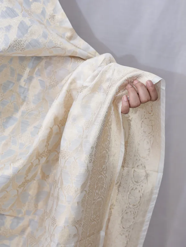 Off_White_Banarsi_Silk_Premium_&_Elegant_Dupatta_For_Women