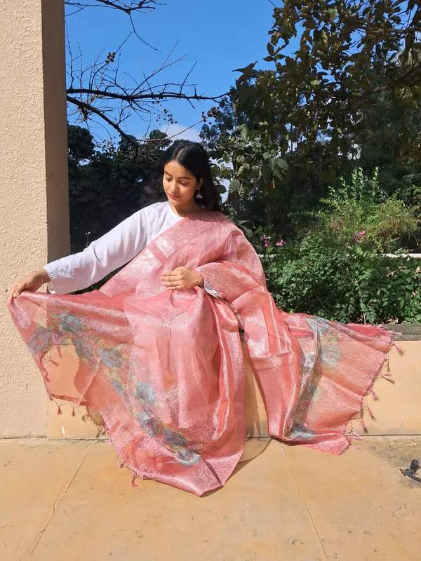 Pink_Tissue_Crush_Elegant_Dupatta_For_Women