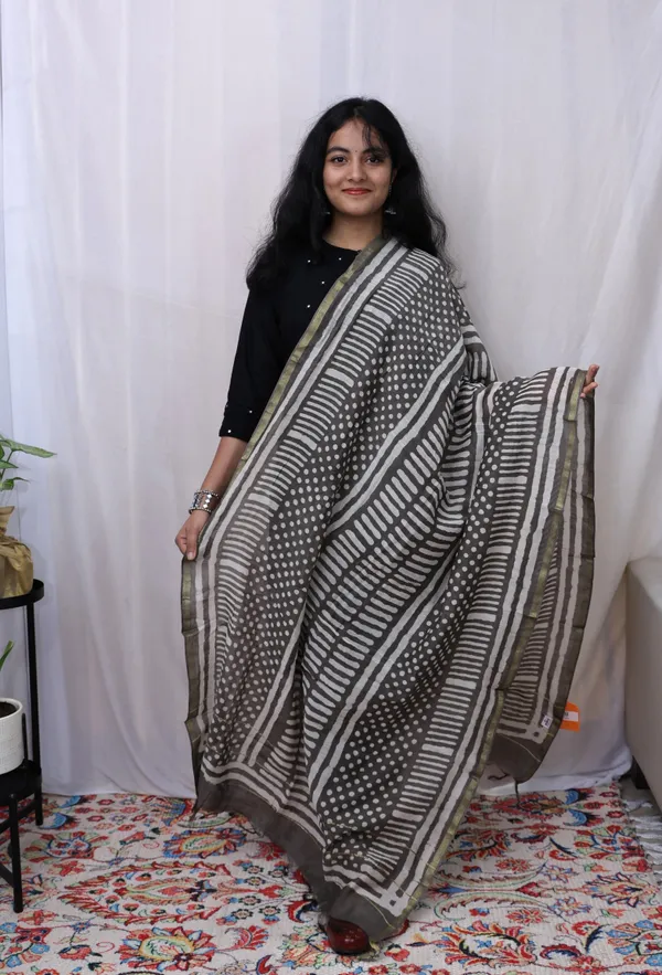 Grey_Cotton_Premium_&_Elegant_Dupatta_For_Women