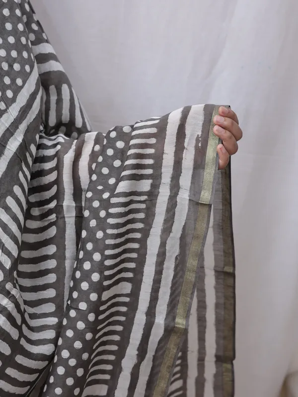 Grey_Cotton_Premium_&_Elegant_Dupatta_For_Women