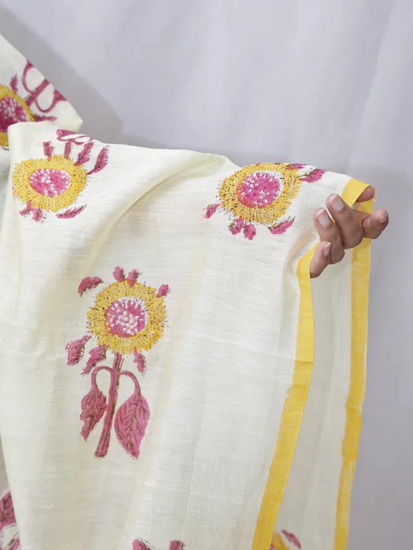 Hand_Block_Print_Cotton_Premium_&_Elegant_Dupatta_For_Women