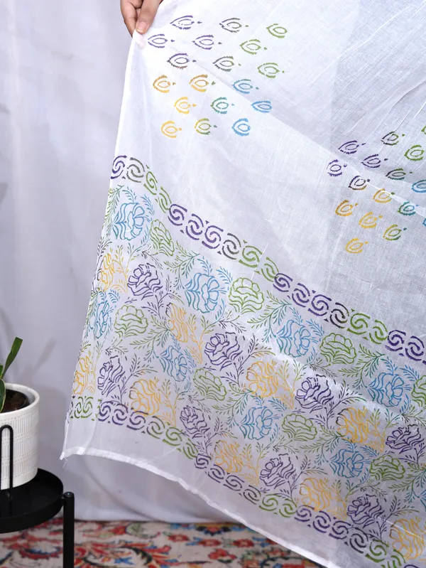 White_Cotton_Premium_&_Elegant_Dupatta_For_Women
