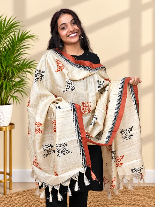Chanderi_Ajrakh_Print_Premium_&_Elegant_Dupatta_For_Women