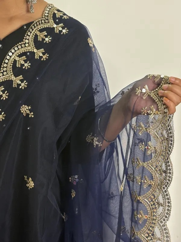 Cutwork_Sequence_Net_Dupatta