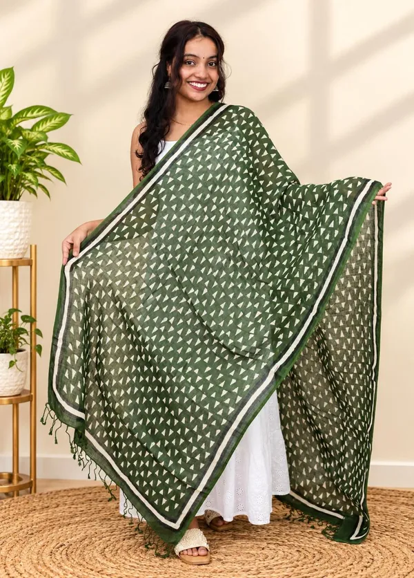 Dark_Green_Hand_Print_Cotton_Premium_Dupatta_For_Women