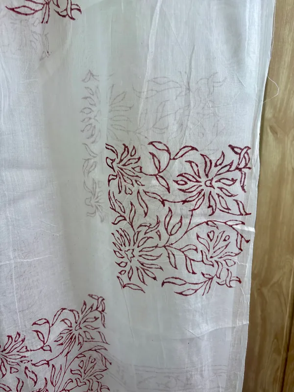 Cotton_White_Base_Mroon_Printed__Dupatta