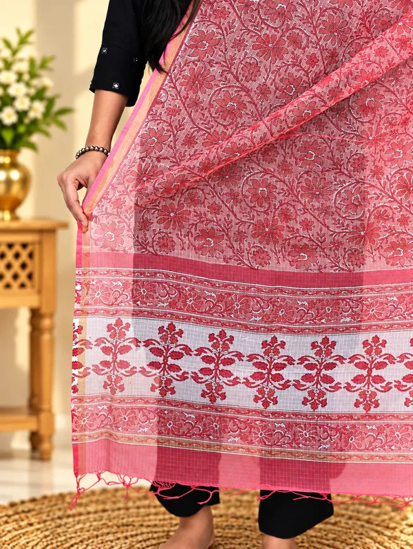 Red_Hand_Block_Print_Elegant_Dupatta_For_Women