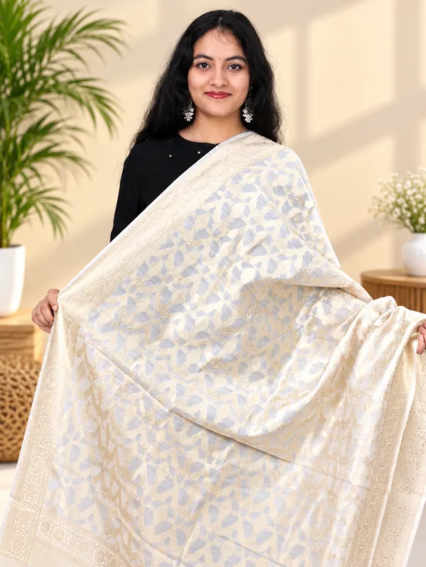 Cream_Banarsi_Silk_Premium_&_Elegant_Dupatta_For_Women