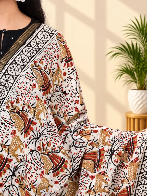 Hand_Black_Print_Cotton_Premium_&_Elegant_Dupatta_For_Women