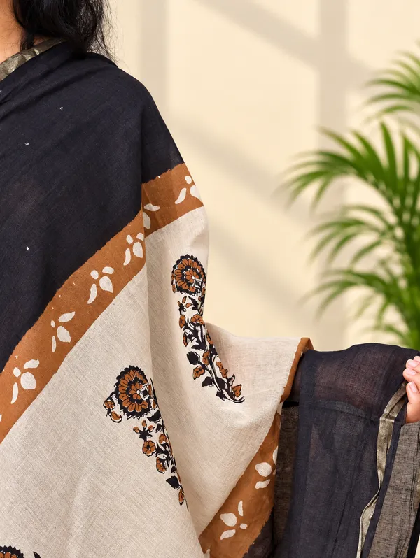 Black_Cotton_Premium_&_Elegant_Dupatta_For_Women