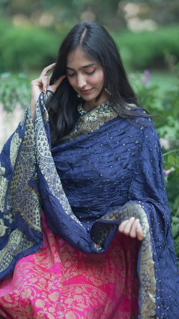 Jacquard_Bandhej_Jaari_Border_Dupatta