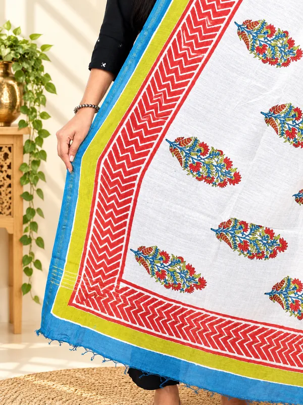 Hand_Block_Print_Cotton_Dupatta_For_Women