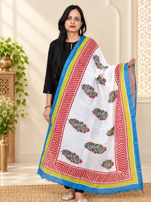 Hand_Block_Print_Cotton_Dupatta_For_Women