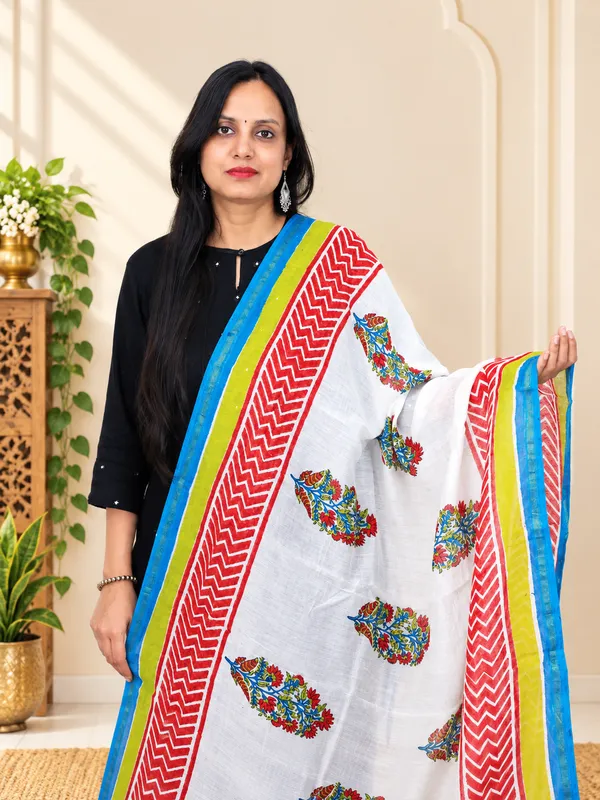 Hand_Block_Print_Cotton_Dupatta_For_Women
