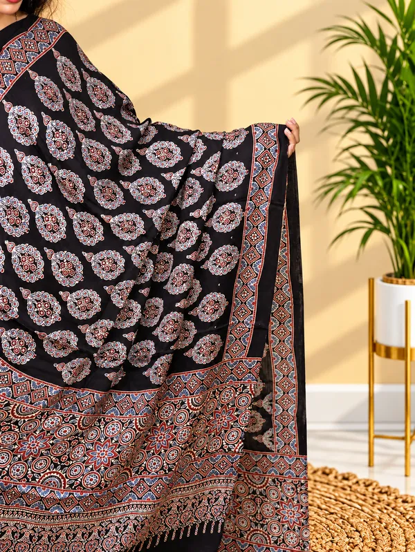 Black_Modal_Silk_Premium_&_Elegant_Dupatta_For_Women
