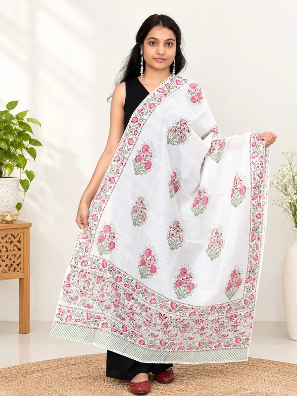 Hand_Print_Cotton_Premium_&_Elegant_Dupatta_For_Women