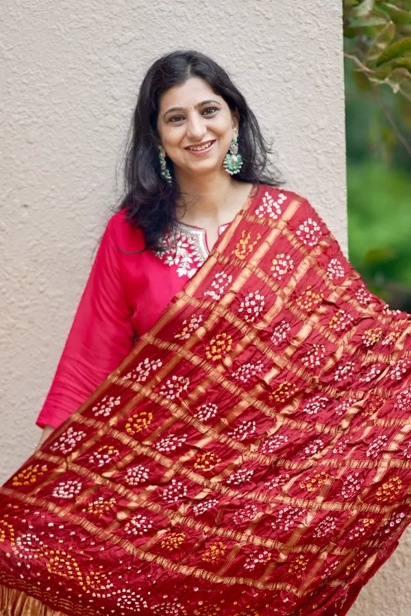 Handcrafted_Modal_Silk_Bandhani_Gharchola_Dupatta