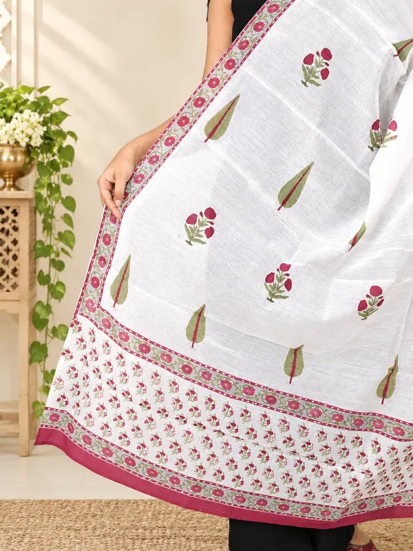 White_Hand_Block_Print_Cotton_Premium_&_Elegant_Dupatta_For_Women