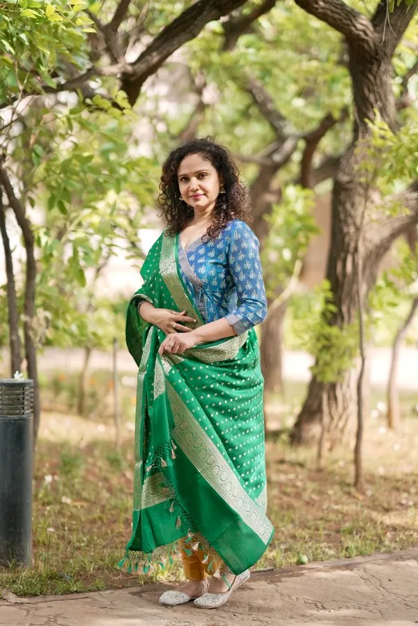 Green_Munga_Silk_Zari_Buti_Banarasi__Dupatta_For_Women
