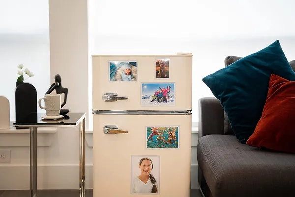 Magnetic_Photo_Frames_For_Refrigerator,_8x6_Inches_Rectangular,_A_Gift_for_Family_and_Friends_to_Display_their_Photos_on_Any_metal_Surface.