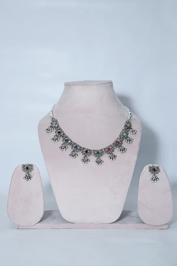 Silver_Oxidized_Royal_Bridal_Inspired_Necklace_Earring_Set_For_Women