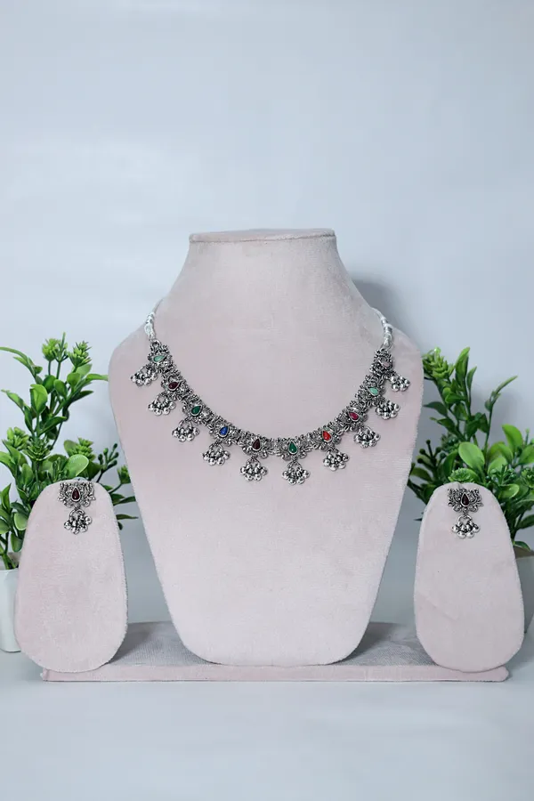 Silver_Oxidized_Royal_Bridal_Inspired_Necklace_Earring_Set_For_Women