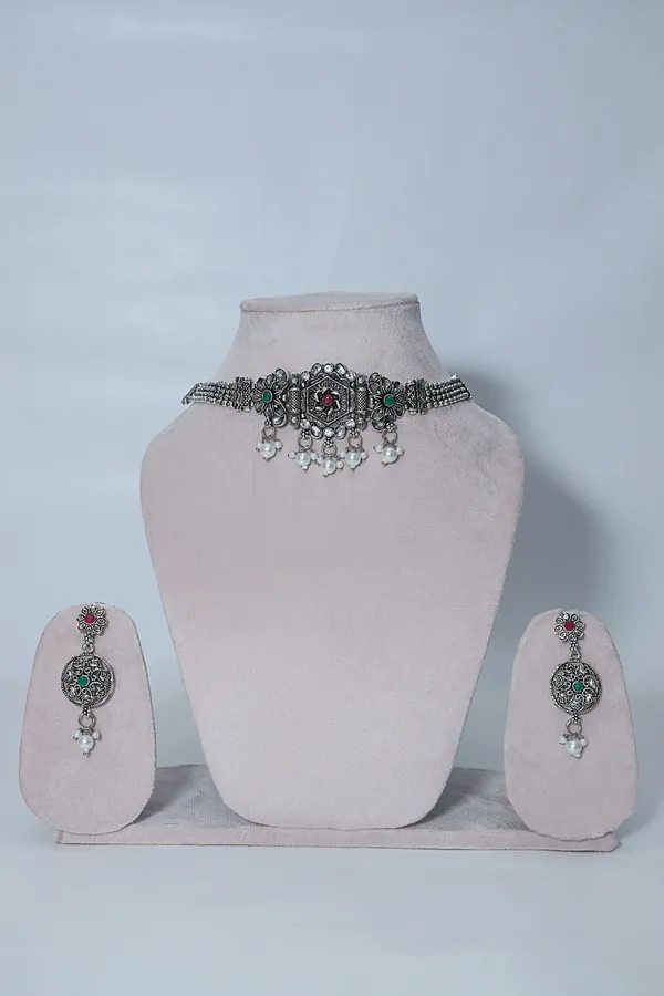 Silver_Oxidized_Statement_Design_Necklace_Earring_Set_For_Women
