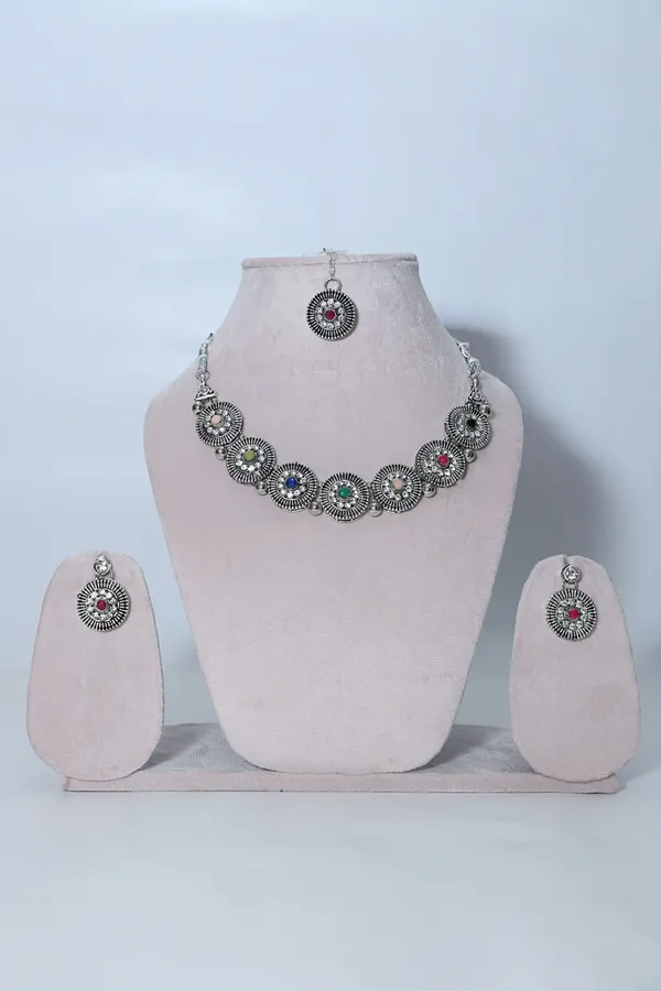 Silver_Oxidized_Bridal_Royal_Ensemble_Necklace_Earring_With_Tikka_Set_For_Women