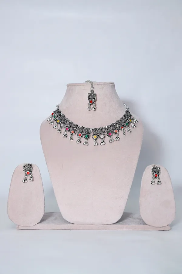 Silver_Oxidized_Elegant_Traditional_Necklace_Earring_Set_Tika_Set_For_Women