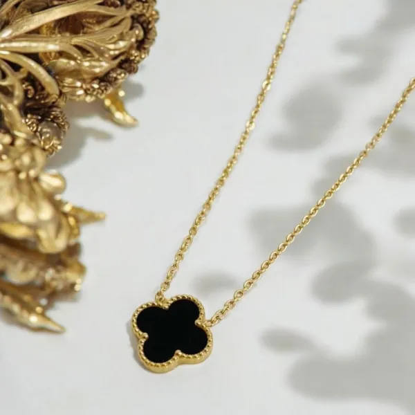 Black_White_&_Gold_Traditional_Reversible_Clover_Necklace_For_Women