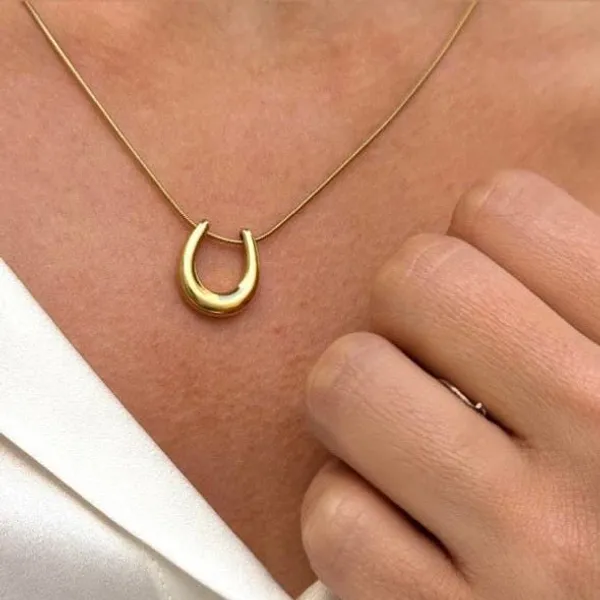 Gold_Traditional_Lucky_Horseshoe_Necklace_For_Women